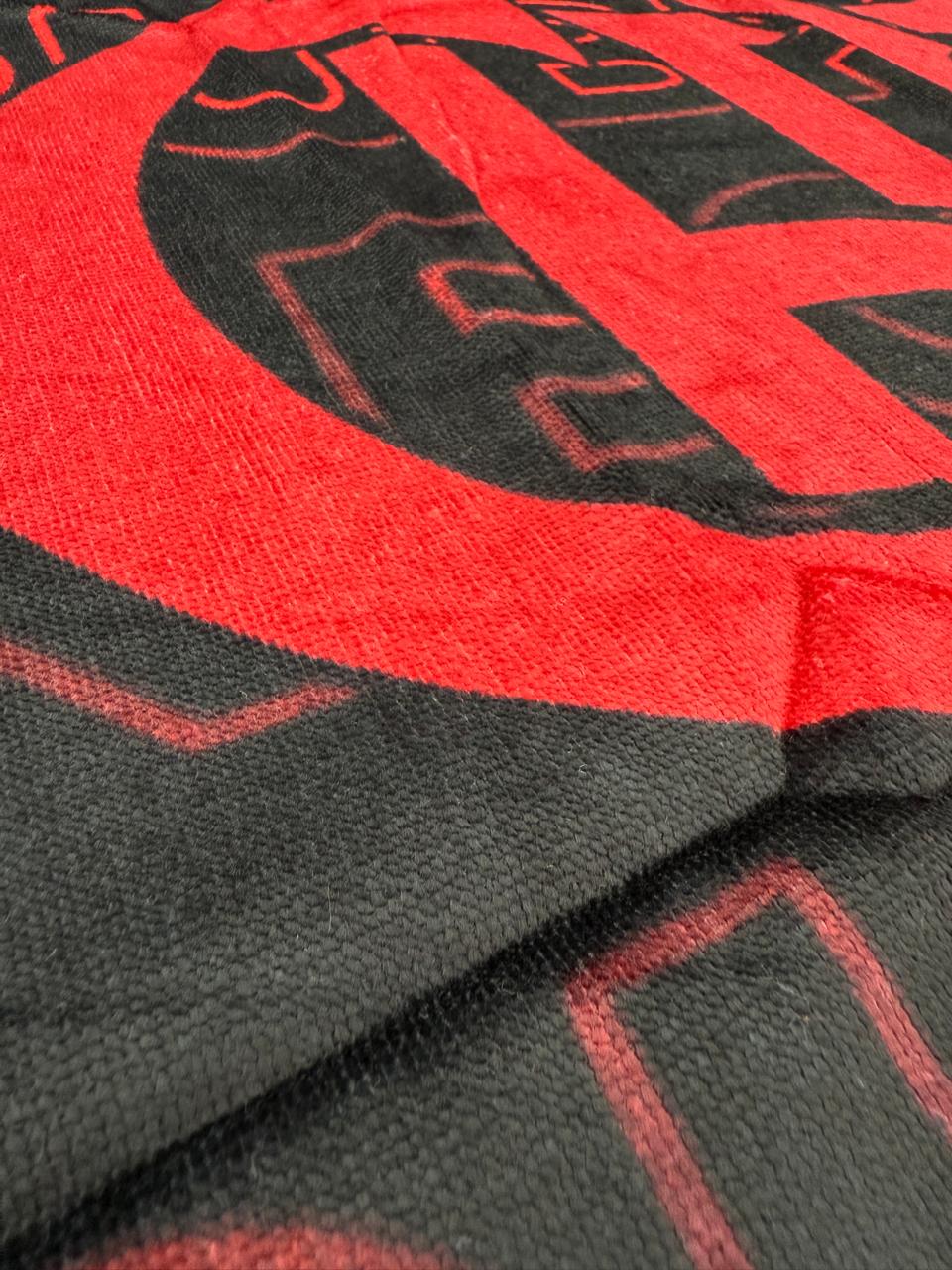 TOALHA ESTAMPADA OFICIAL FLAMENGO ACIMA DE TUDO RUBRO NEGRO