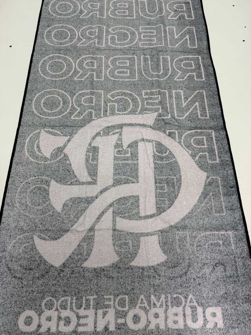 TOALHA ESTAMPADA OFICIAL FLAMENGO ACIMA DE TUDO RUBRO NEGRO