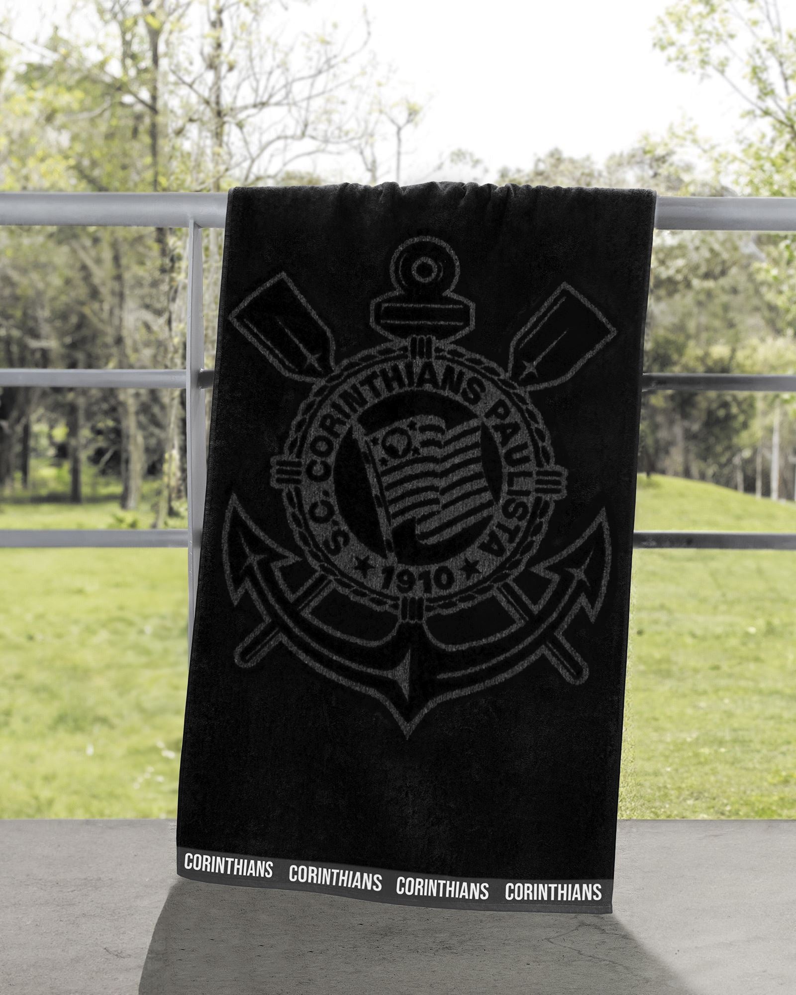 TOALHA DE JACQUARD OFICIAL DO CORINTHIANS PRETA BARRA BORDADA