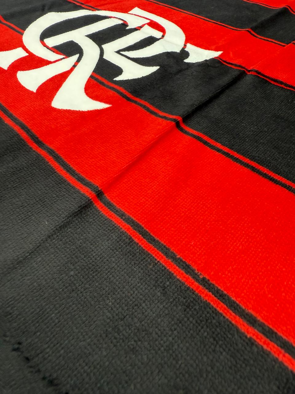 TOALHA ESTAMPADA OFICIAL FLAMENGO LISTRADA