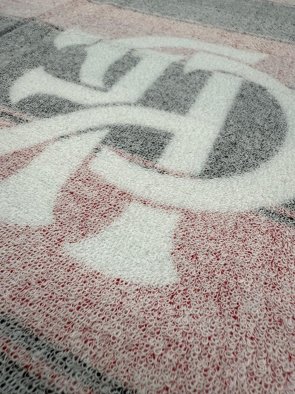 TOALHA ESTAMPADA OFICIAL FLAMENGO LISTRADA